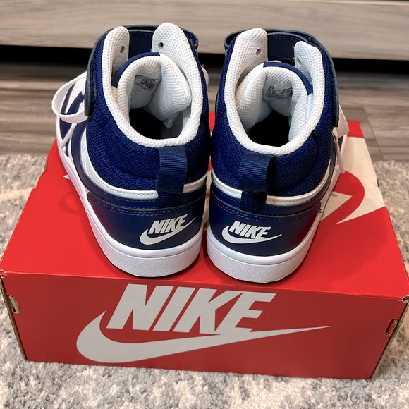 💙NIKE Court Borough Mid 2 (GS) White/Blue Void-Signal Blue Size 4Y💙 - Picture 5 of 12